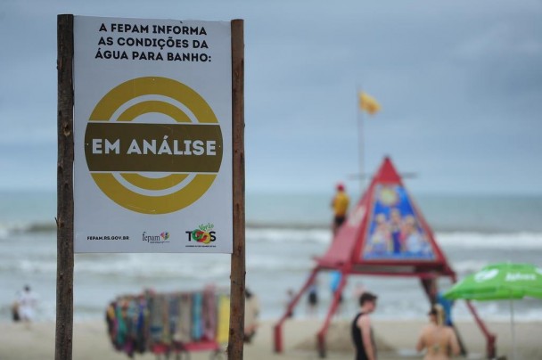 Fepam optou por manter as tradicionais placas informativas nos locais onde as águas estiverem sem condições de banho