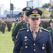 Comandante-geral do CBMRS recebe Medalha do Exército Brasileiro 
