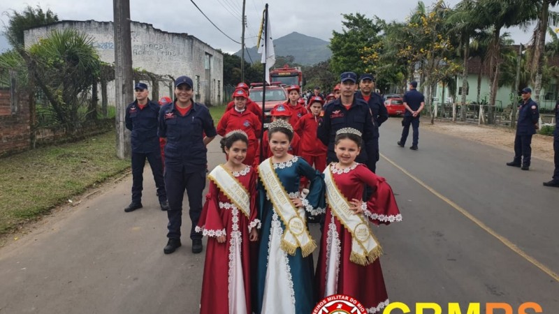 Corpo de Bombeiros Militar de Terra de Areia participa de Desfile em Maquiné
