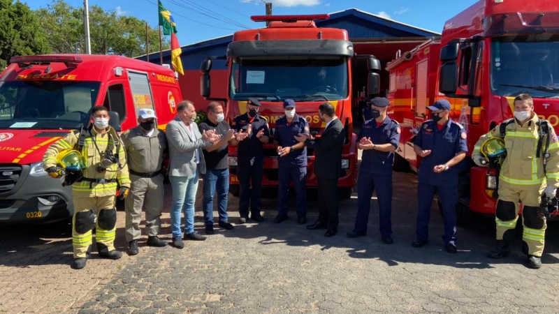 Secretário-adjunto de Segurança Pública do Estado realiza entrega simbólica de viaturas e equipamentos ao CBMRS