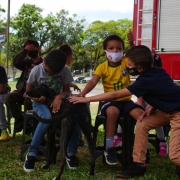 CBMRS recebe crianças do Instituto do Câncer Infantil no Complexo do Comando-Geral