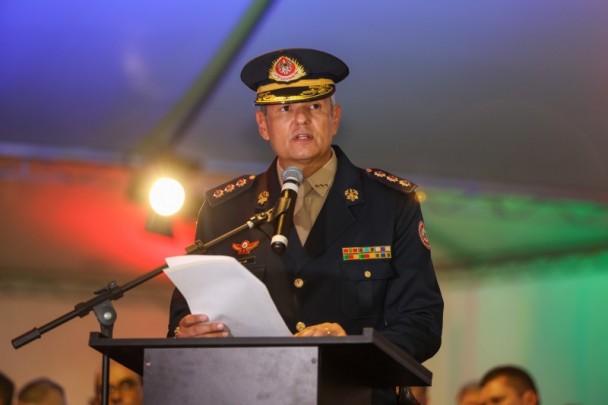 Coronel Luiz Carlos Neves Soares Júnior em sua despedida do comando-geral do CBMRS
