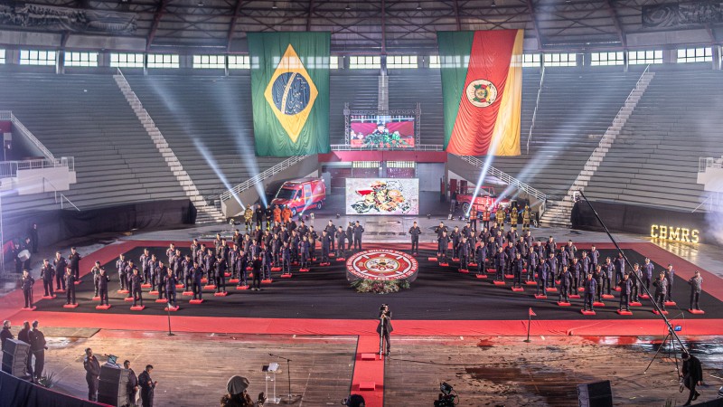 Corpo de Bombeiros Militar forma 81 soldados