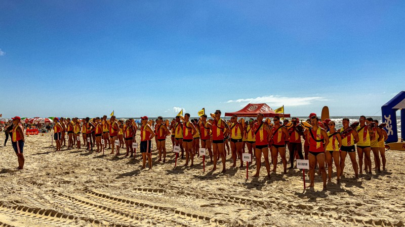 Dia do Guarda-vidas é celebrado com competição em Tramandaí