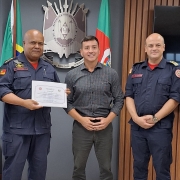 Coronel do CBMRS recebe homenagem do Secretário da Segurança Pública
