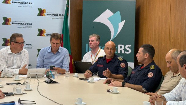 Comando-Geral do CBMRS participa de reunião com SEDEC, CREA e representantes de entidades empresariais
