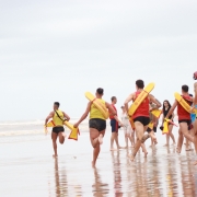 Competição entre Guarda-vidas movimenta a praia de Capão da Canoa
