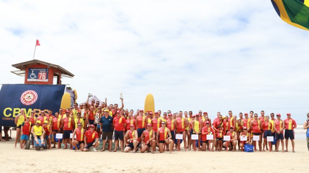 Competição entre Guarda-vidas movimenta a praia de Capão da Canoa
