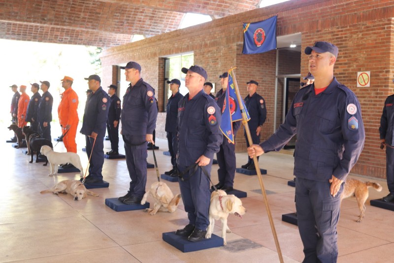 CBMRS forma 24 militares no primeiro Curso de Busca, Resgate e Salvamento com Cães